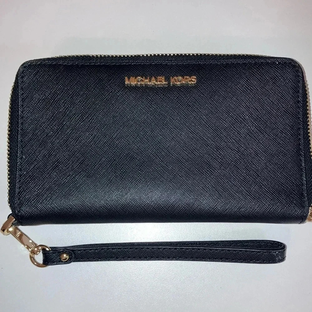 Michael Kors Jet Set Zip Around Phone Holder Wallet Wristlet Black Preloved - Picture 1 of 5